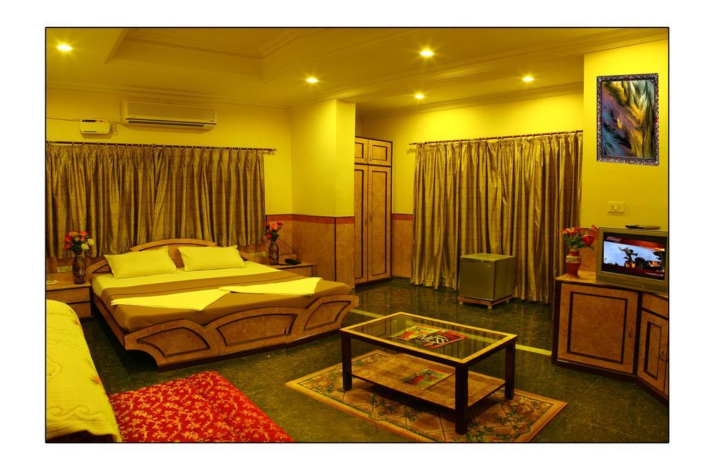 Hotel Suriya International Chennai Exterior photo